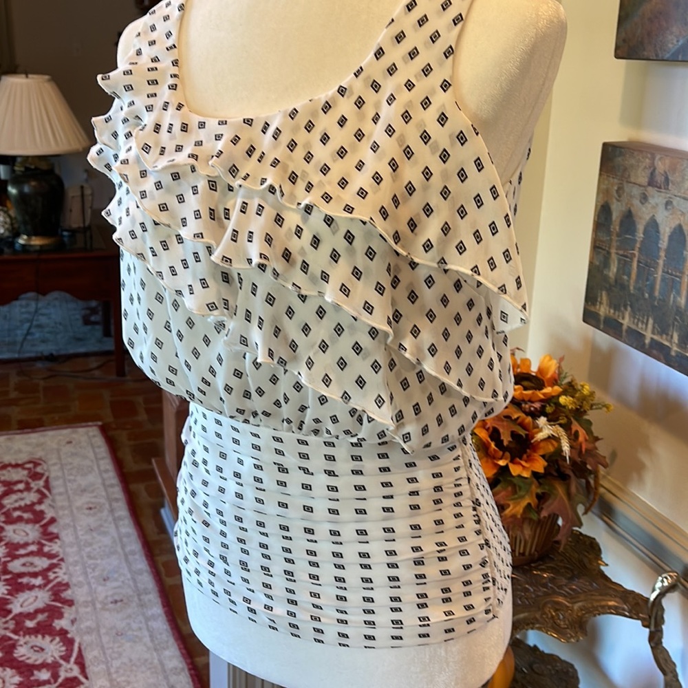 White House Black Market Blouse - Picture 2 of 8